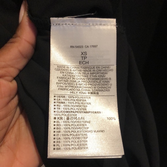 EUC Banana Republic Monogram open back top - Picture 8 of 8